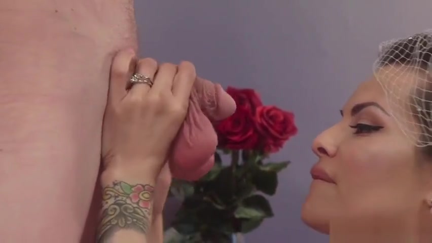 Tranny bride anal fucks male lover