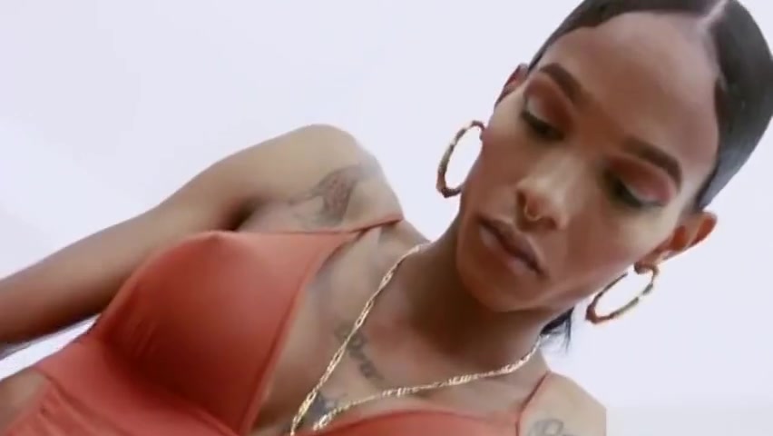 Hot shemale rimjob with cumshot