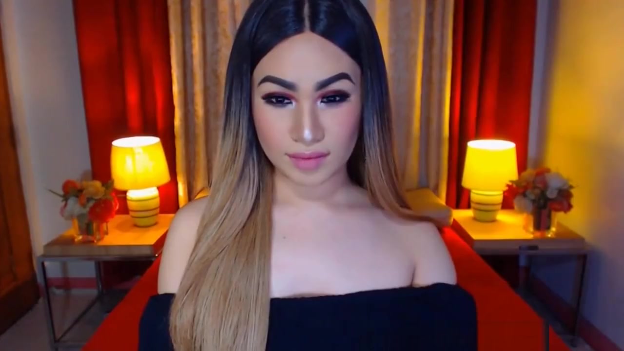 Big Cock Shemale Jerking Her Cock And Showing Her Ass Hole