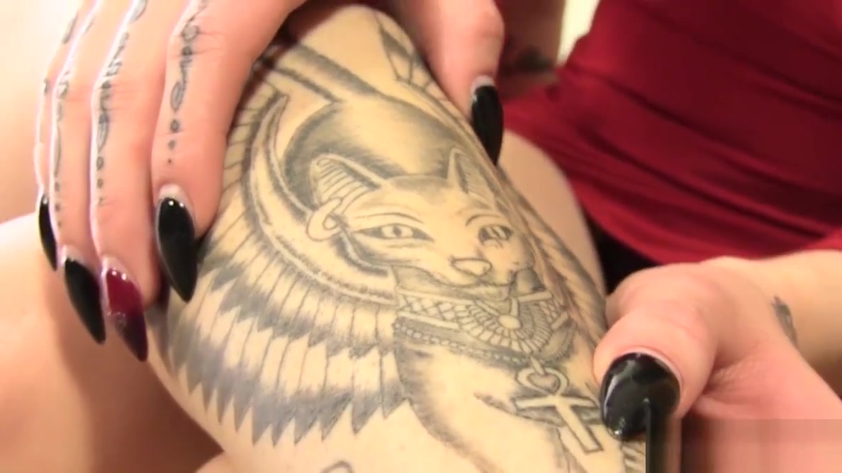 Petite les tgirl cocksucking inked lover