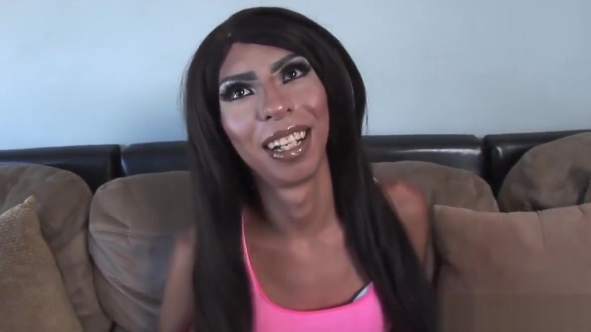 Black trans beauty wanking on casting couch