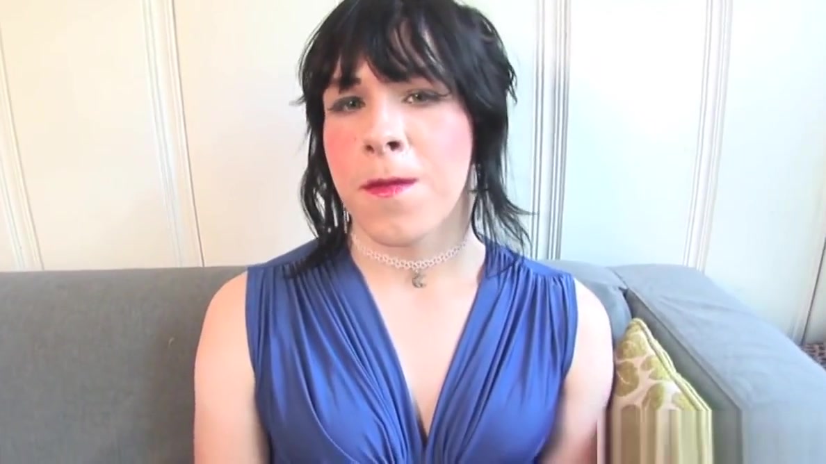 Cute amateur trans jerksoff on casting couch