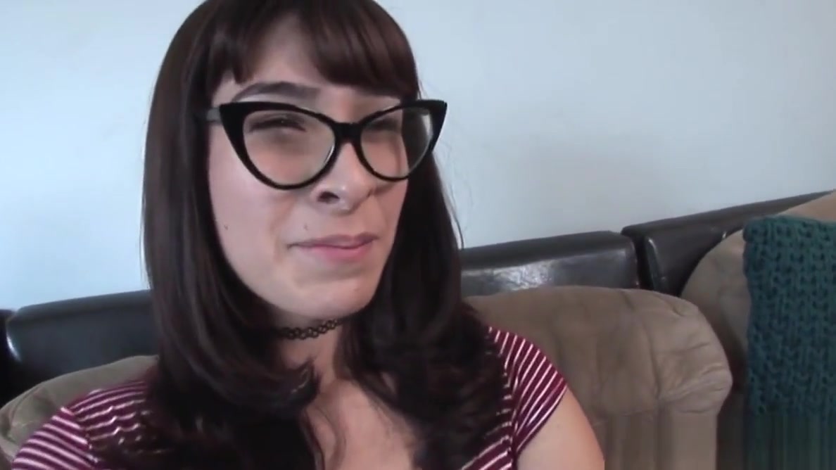Spex trans amateur toys ass during casting
