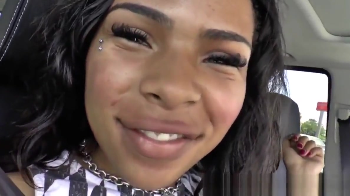 Tattooed nubian beauty sprays her hot jizz