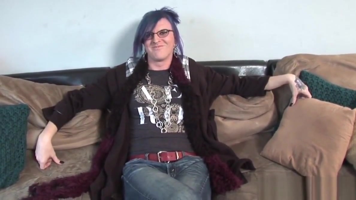 Alternative tgirl wanks solo on casting couch