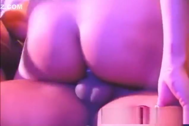 Horny shemale blowing her man off