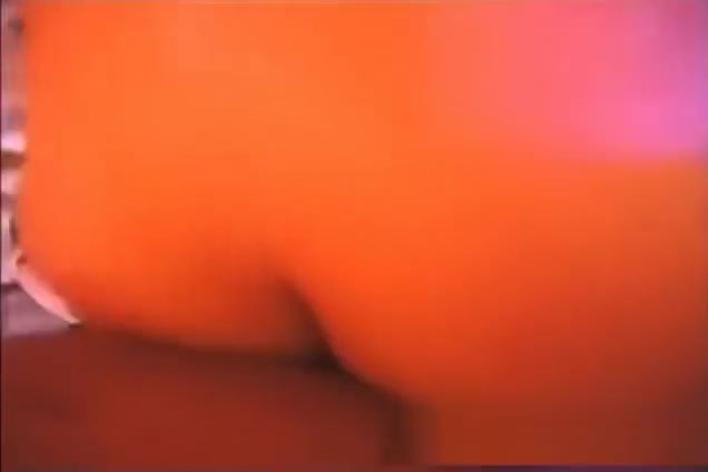Horny shemale blowing her man off