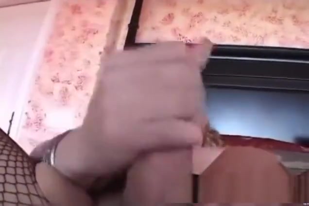 Big tit shemale dildos her ass