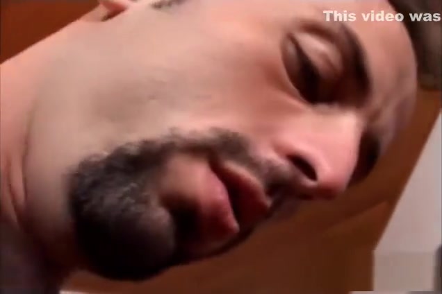 Hot shemale gives a good fuck lesson