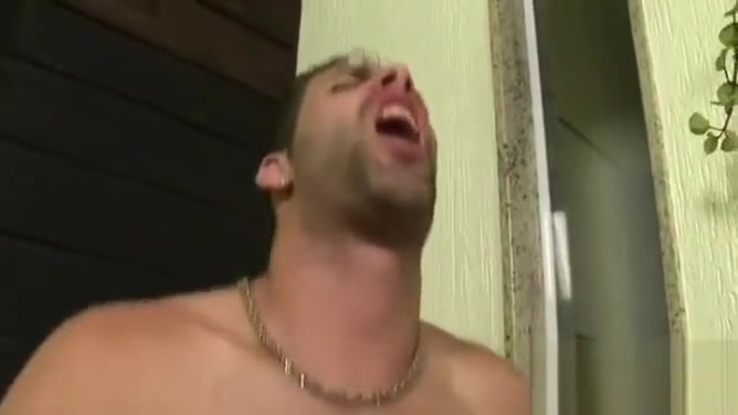 Young tranny uses her dick