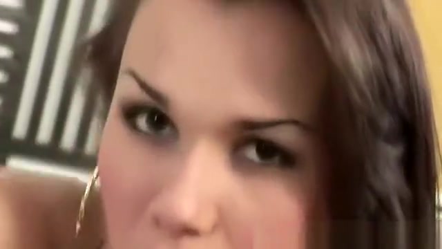 Sexy tranny dildo sucking