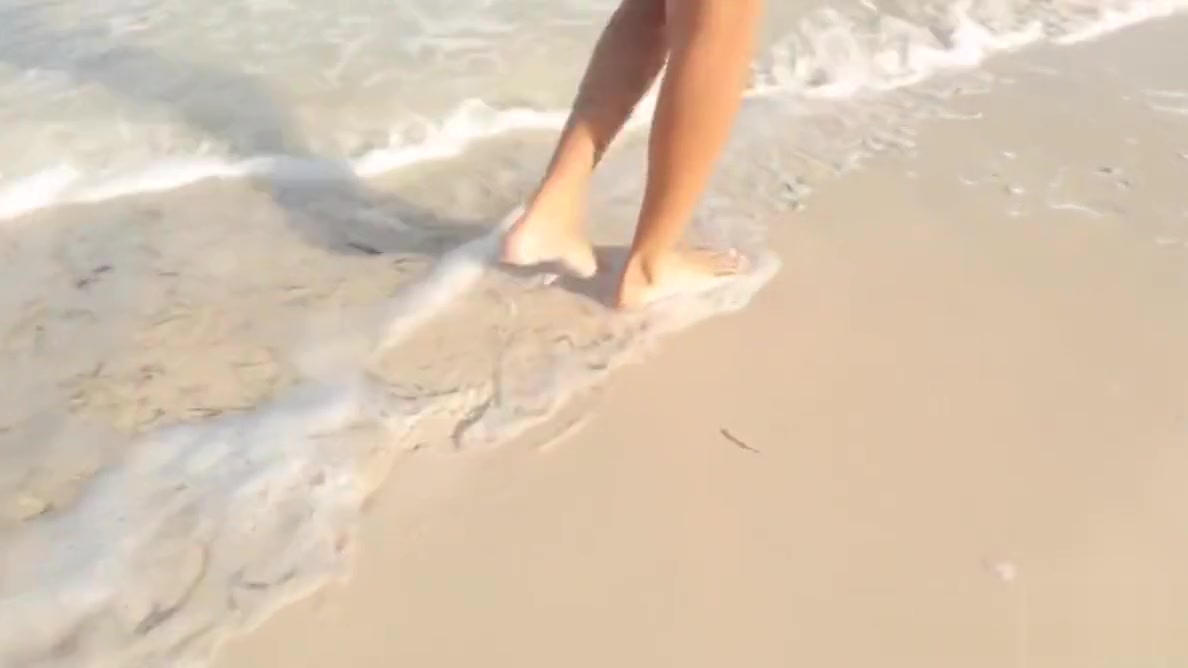 Busty beach latina in bikini assfucked