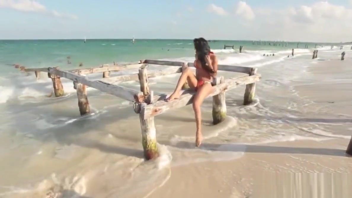 Busty beach latina in bikini assfucked