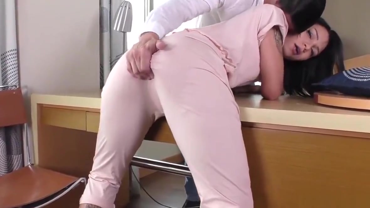 Alex pounds gorgeous TS Hannas tight ass