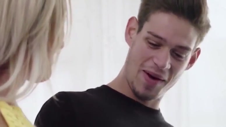 Big tits trans Kayleigh Coxx hot anal sex with stepbro