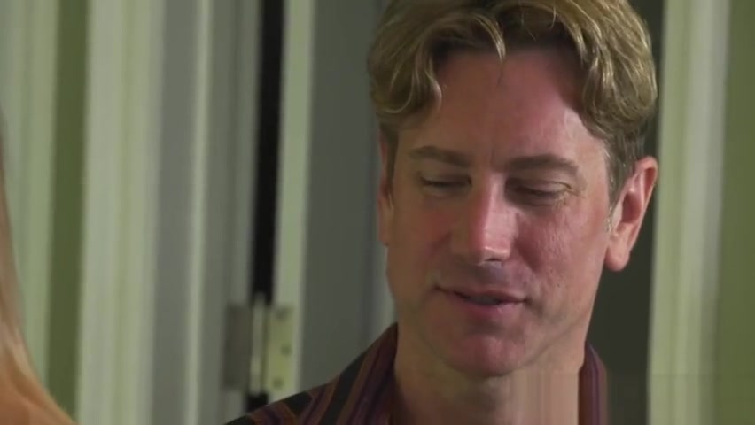 Shemale bounces on cock