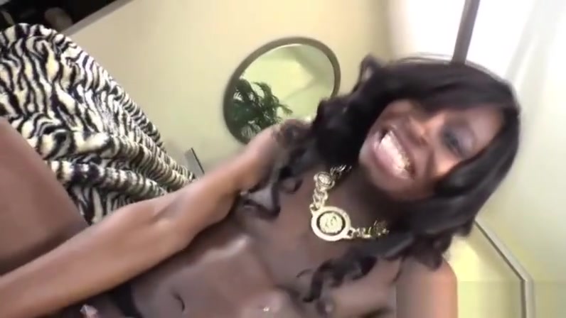 Watch tranny hottie blows her load