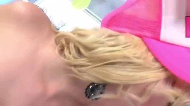Hot shemale Cassie Sparkles anal ripped