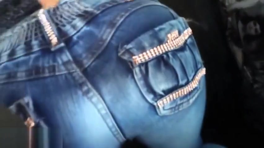 Sexy shemale gets cumshot