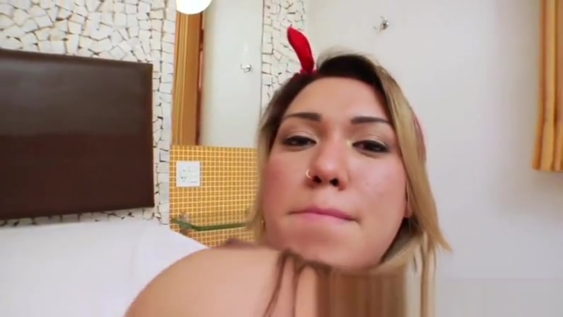 Blonde shemale tugs her hard dick