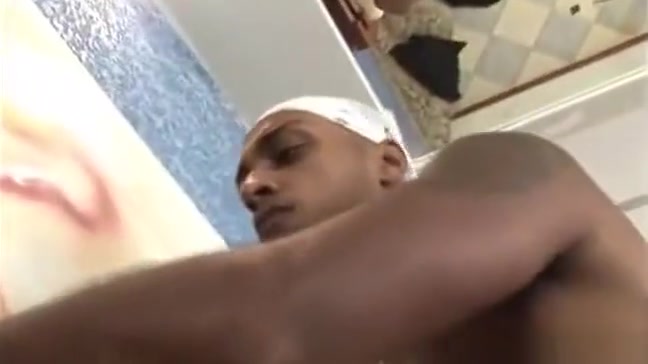 Vivi Soares gets manhandled