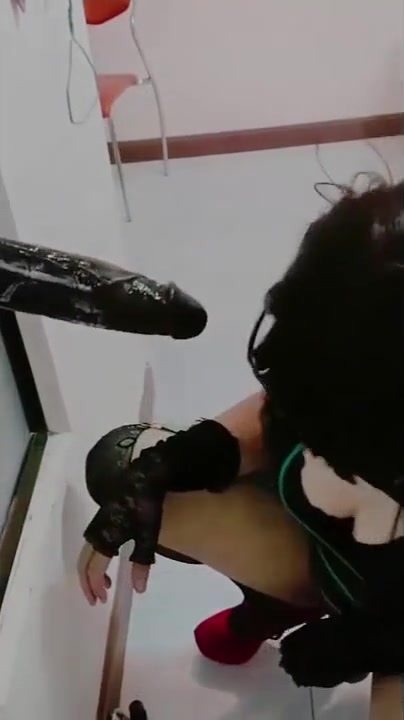 Sissythai Black Cock Blowjob