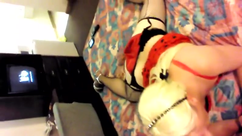 CD Annie hotel fun 2