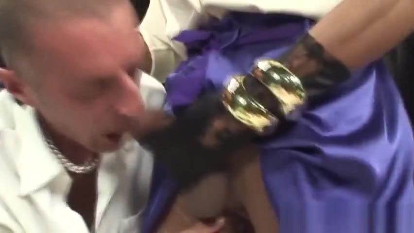 Sucking tranny cummed on