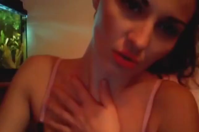 Hot Sexy Shemale Jerks off her Dick