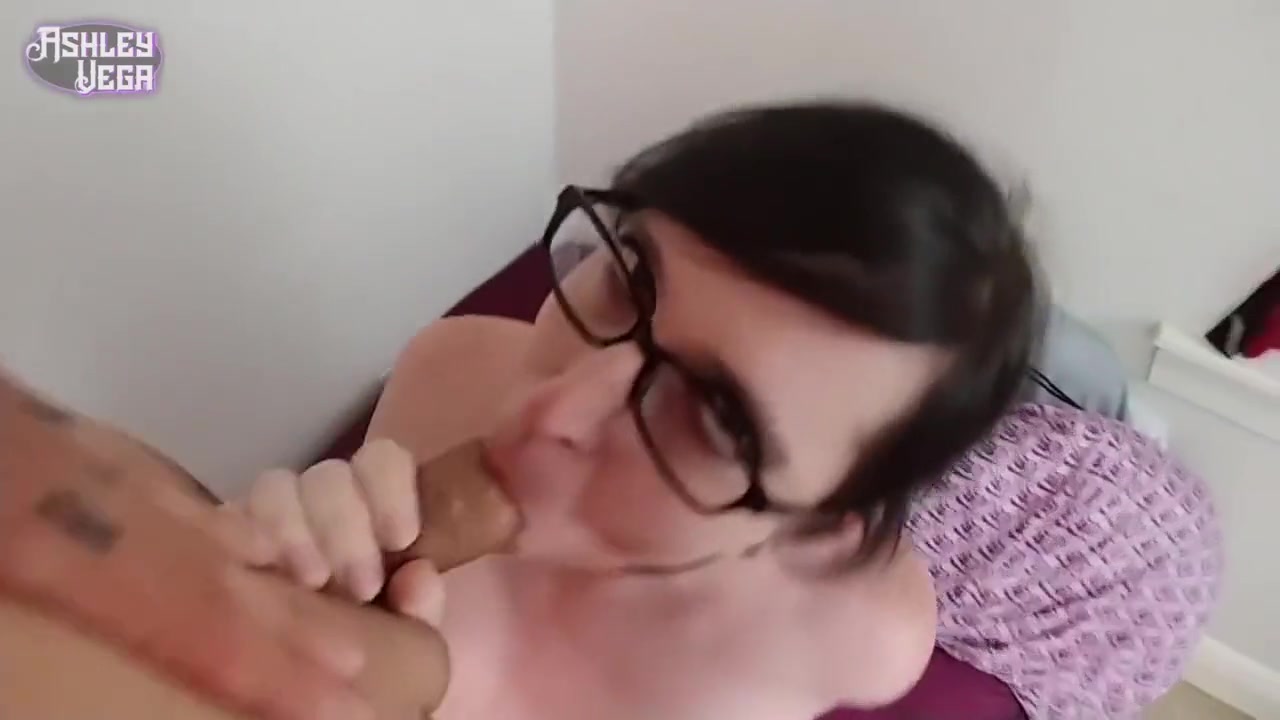 Deep throating tattooed vixen Trixxy Von Tease