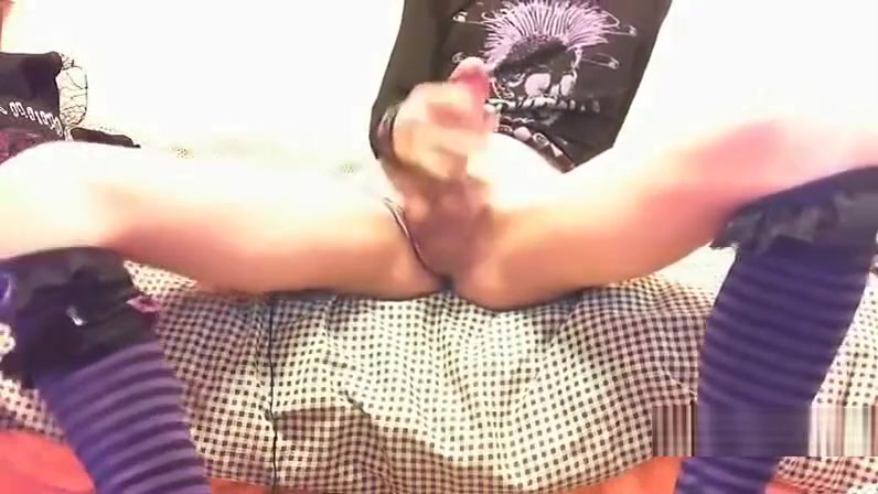 Crossdresser inserts ass toy