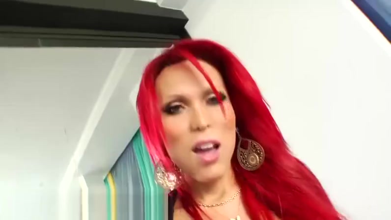 Tranny tugs her big dick in solo
