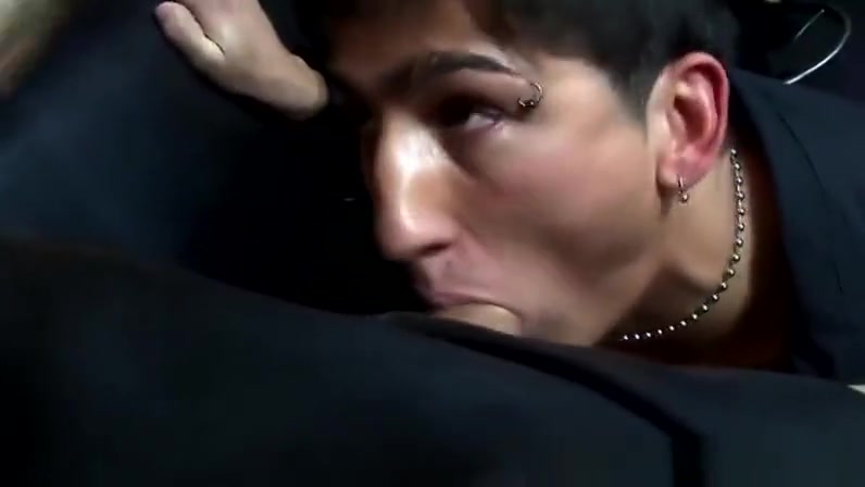 European tranny babe gets cocksucked