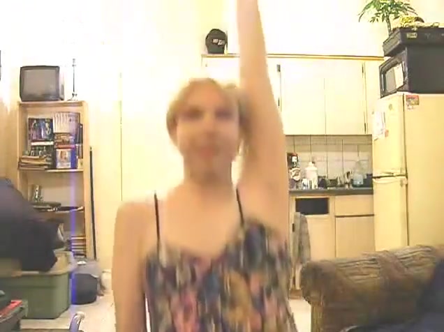 Amateur crossdresser dancing dildoing