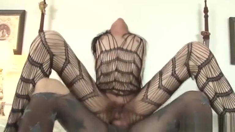 Hot tranny rides and sucks cock