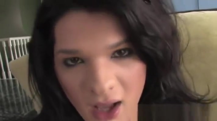 Sexy Britney masturbates for the camera