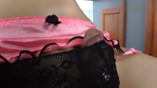 Tori Lux gives TS Annalise Rose blowjob