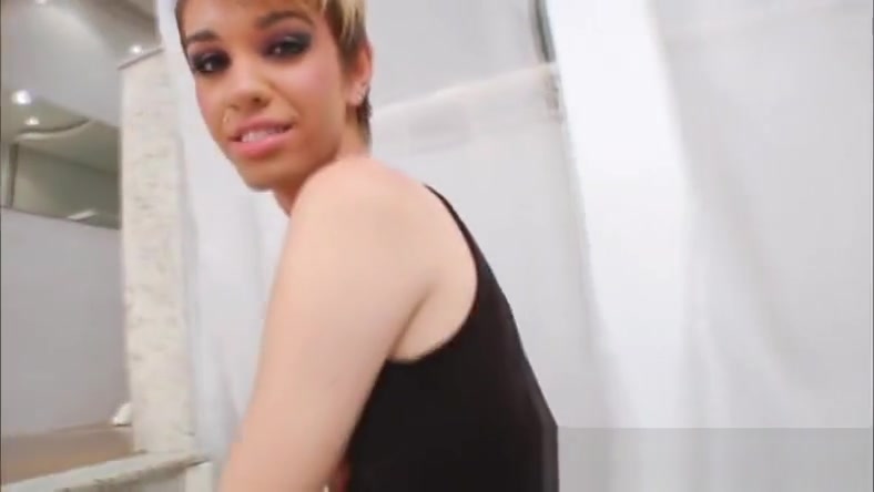 Skinny Ladyboy Nicoli Blazaki Loves Cock Wanking