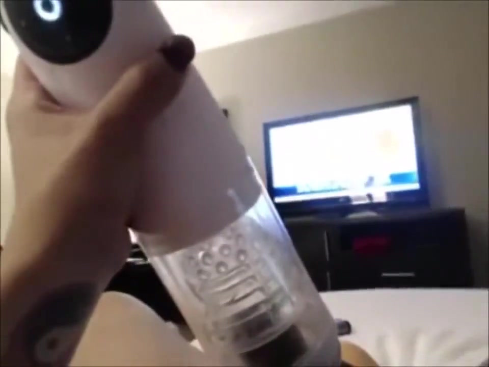 Slutty Tranny Fleshlighting Her Cock