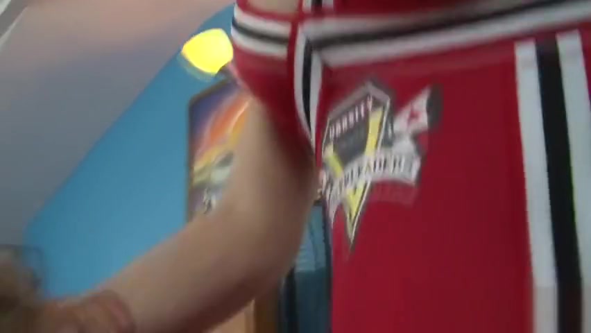 Tugged tranny jizzes hard