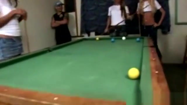 Tranny group receive bjs at a pool table