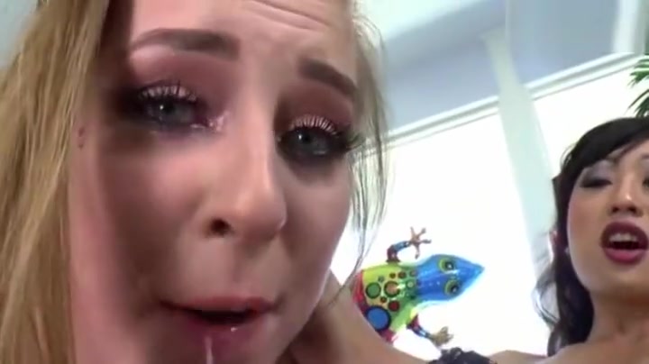 Mattie Borders fucked by a TS Venus Lux