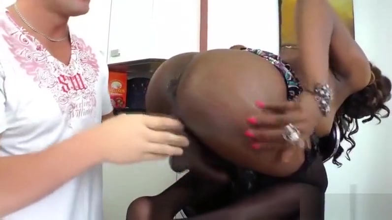 Black tranny gets rimmed after bj