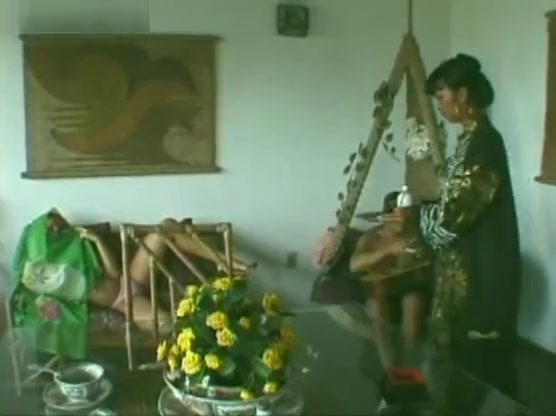 Girl, tranny and dude threesome sex party