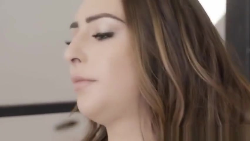 Gorgeous tranny anally screwing male