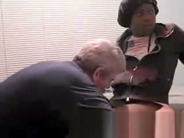 Black crossdresser fucks white guy