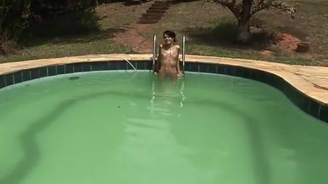 teen 18+ Fernanda Beatriz Solo Poolside