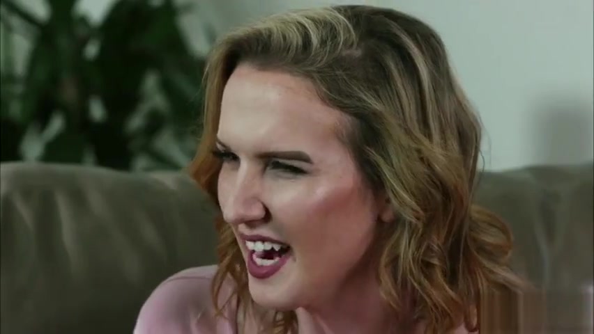 Big ass T-babe Kayleigh Cox fucks babe Sophia in doggystyle