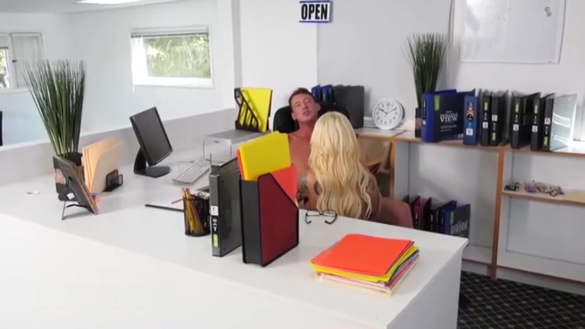 Huge tits secretary gets fucked