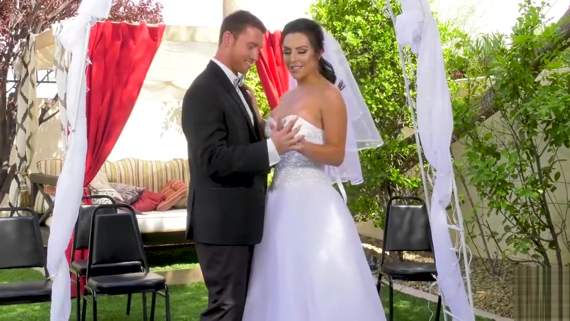 Bride Chanel Santini 1